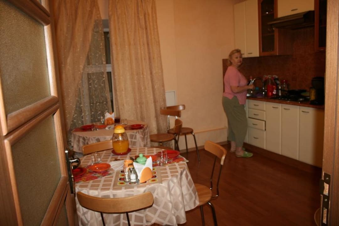 Die kleine Küche - der Frühstücksraum Hotel Nevsky Inn