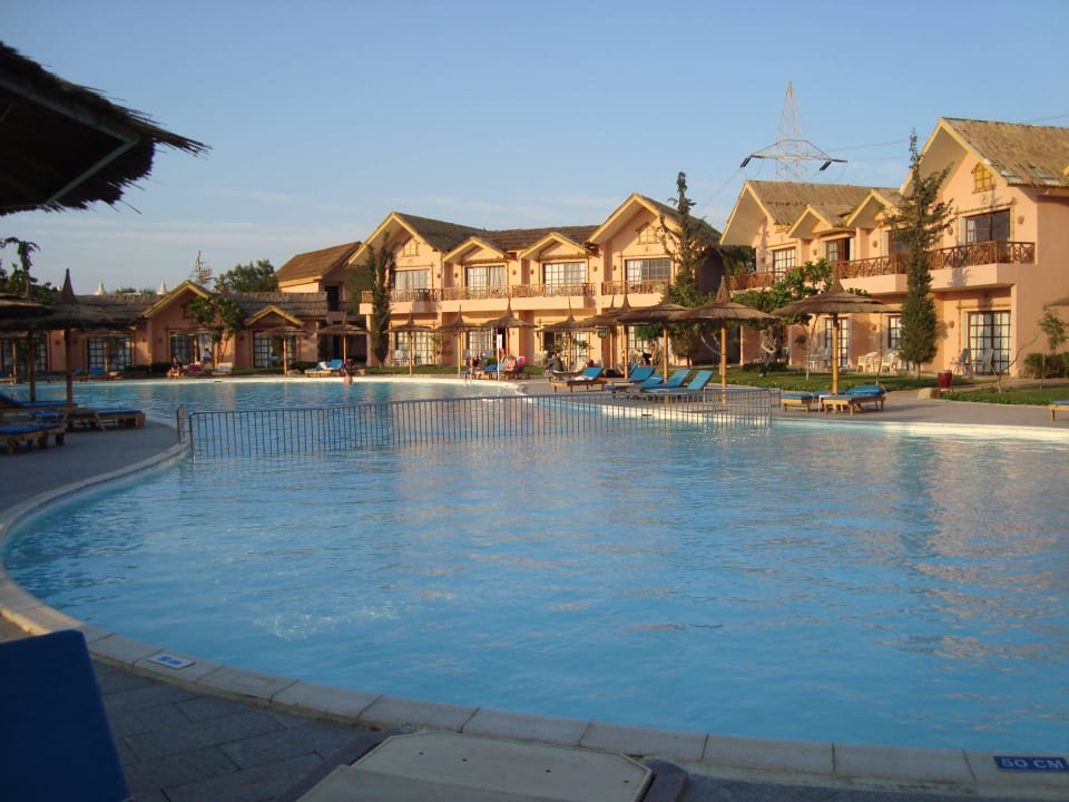 Blick auf Poolanlage Pickalbatros Jungle Aqua Park Resort - Neverland Hurghada