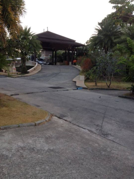 Eingang zur Lobby Seaview Khao Lak Resort