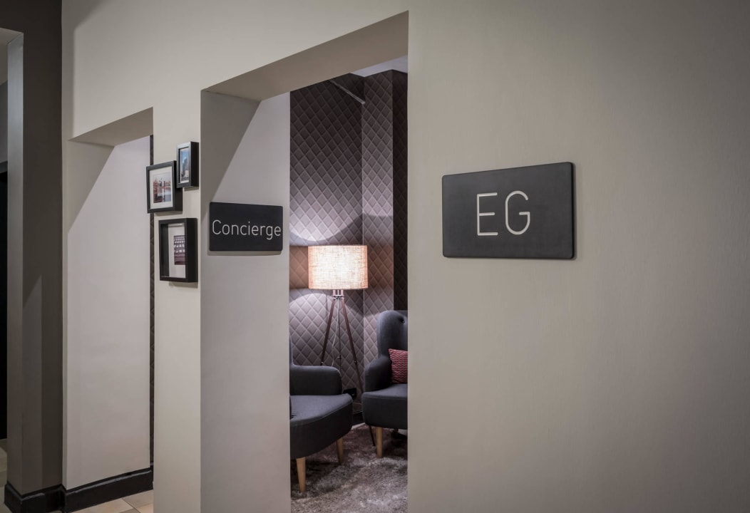 Unser Concierge-Büro ist von 08.00-21.00 besetzt Apartment040 Averhoff Living