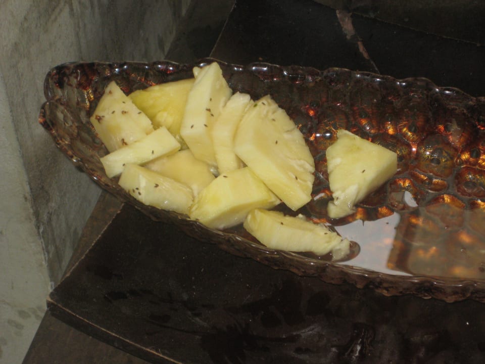Fliegen, Ameisen und Ananas, lecker Siam Bay Resort