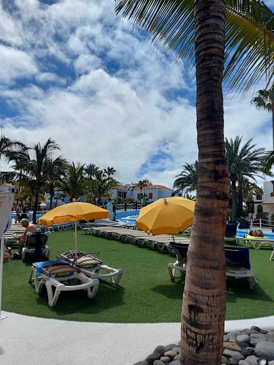 Pool Parque Santiago III Official