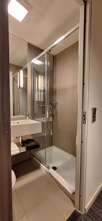 Zimmer MOXY Frankfurt Airport