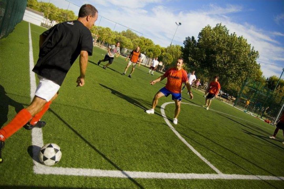 El campo de fútbol  Las Palmeras Camping & Bungalow