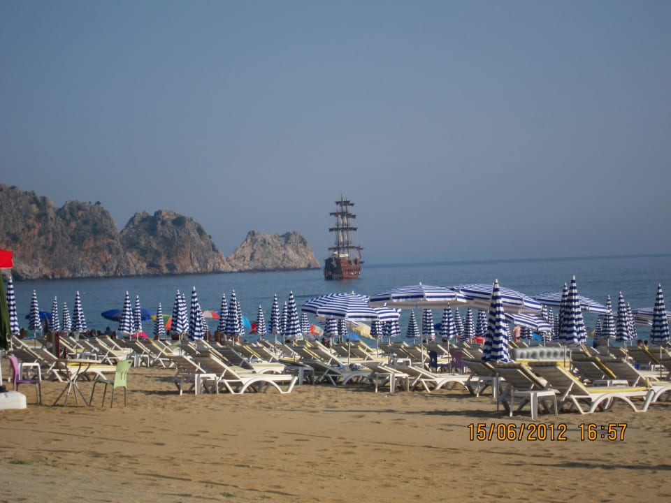 Eines der Piratenschiffe Hatipoglu Beach Hotel