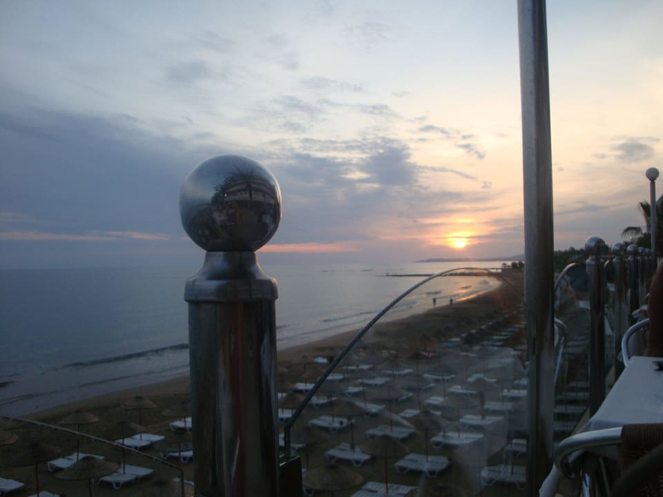 Вид из столовой Rubi Hotel