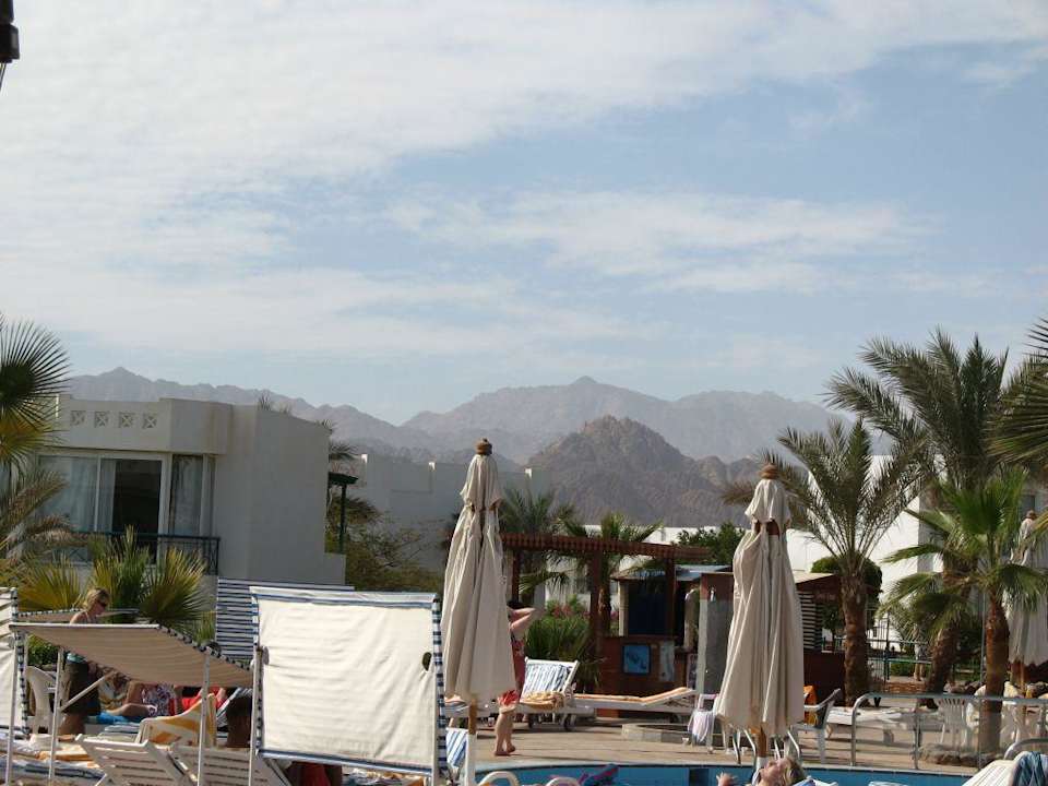 Widok na dalszą część hotelu Hotel Amarante Garden Palms Resort