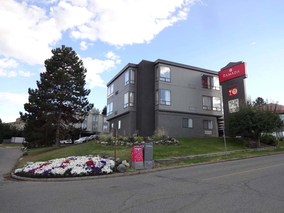 Außenansicht Hotel Ramada Inn Kamloops