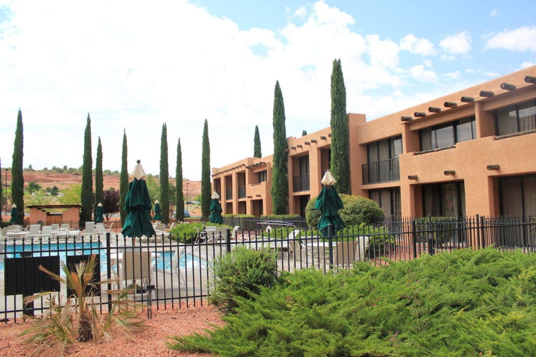 Kleiner Pool Courtyard Page at Lake Powell
