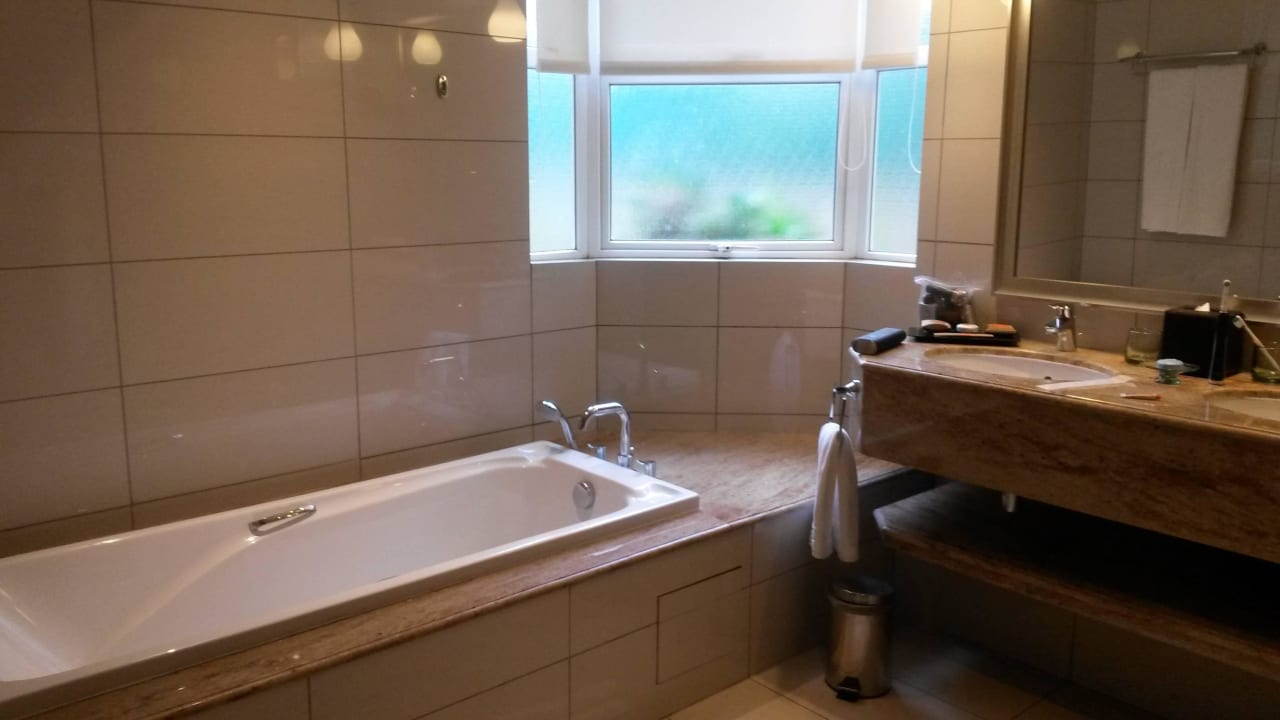 Bad Sands Suites Resort & Spa