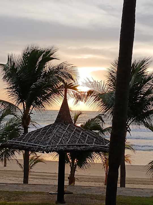 Strand Pandanus Resort