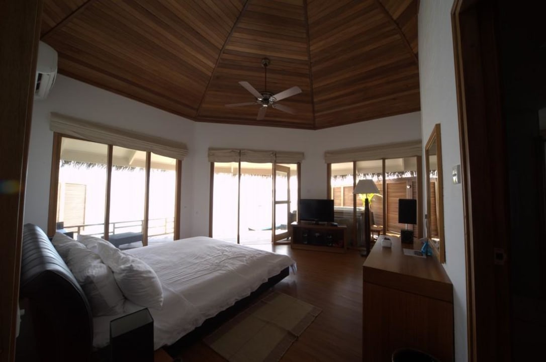 Water Villa mit Jacuzzi Kuramathi Maldives