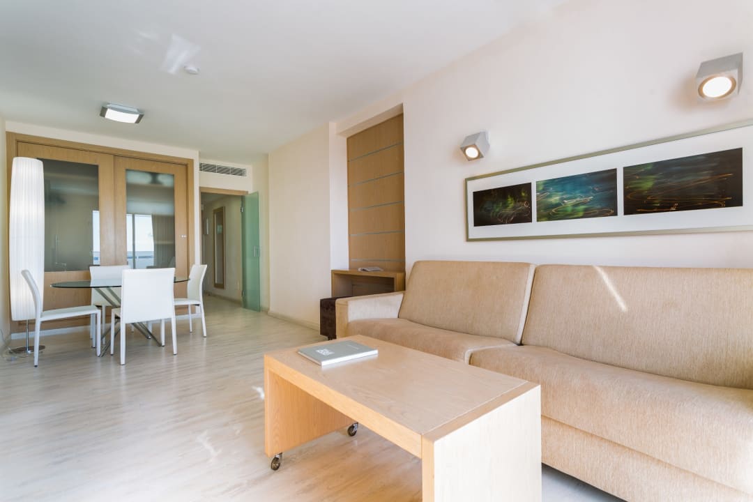 Zimmer Sirenis Seaview Country Club