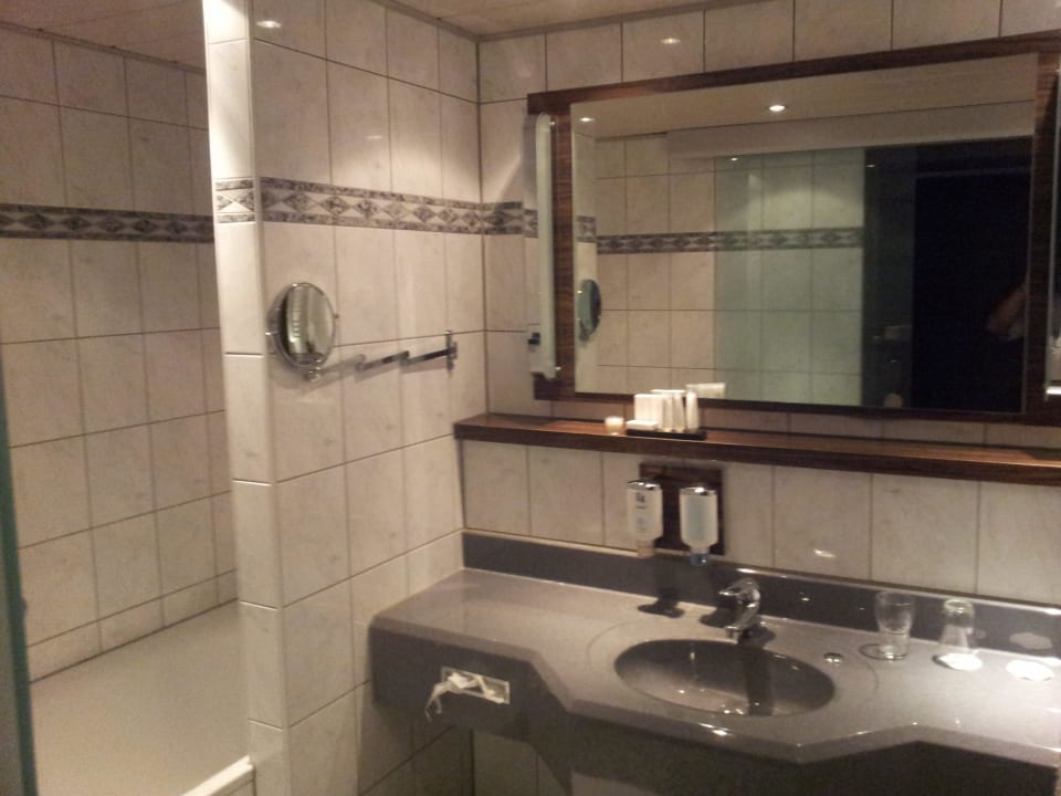 First Business Class - Badezimmer Parkhotel Heidehof