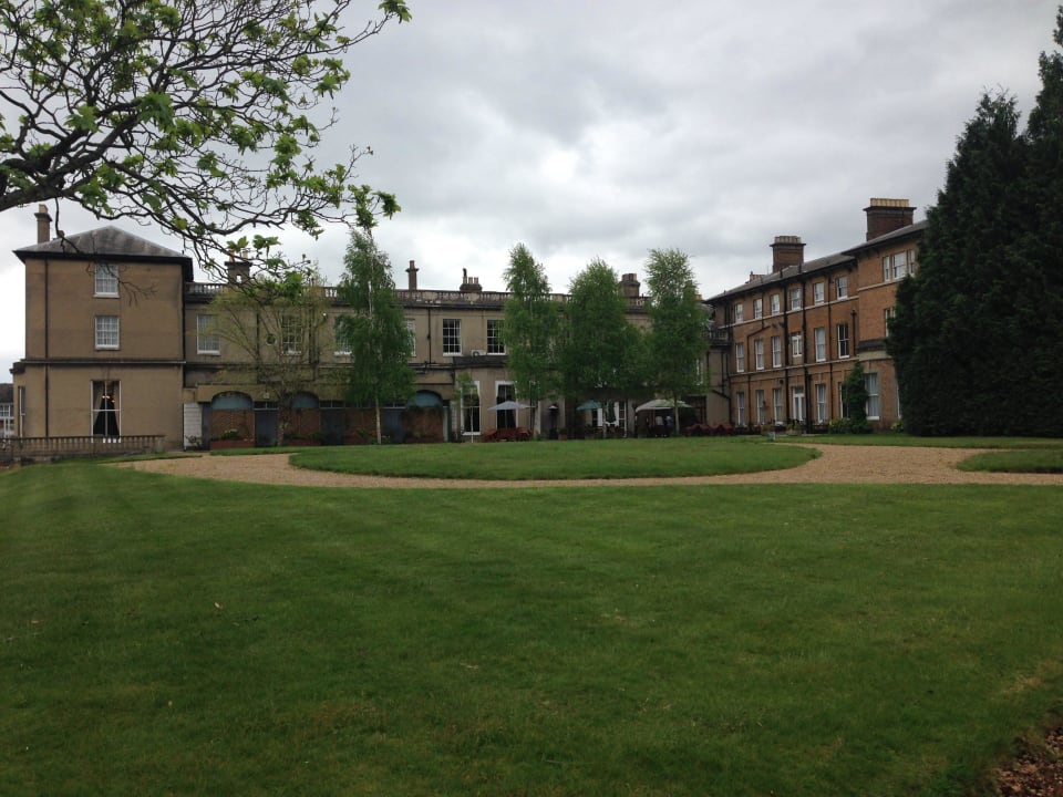 Gepflegt britisch Oatlands Park Hotel