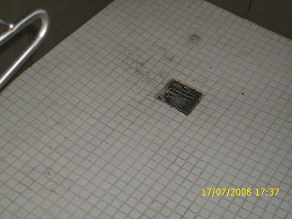 Dreckige verstopfte Dusche...Hochwassergefahr THB Gran Playa - Adults only