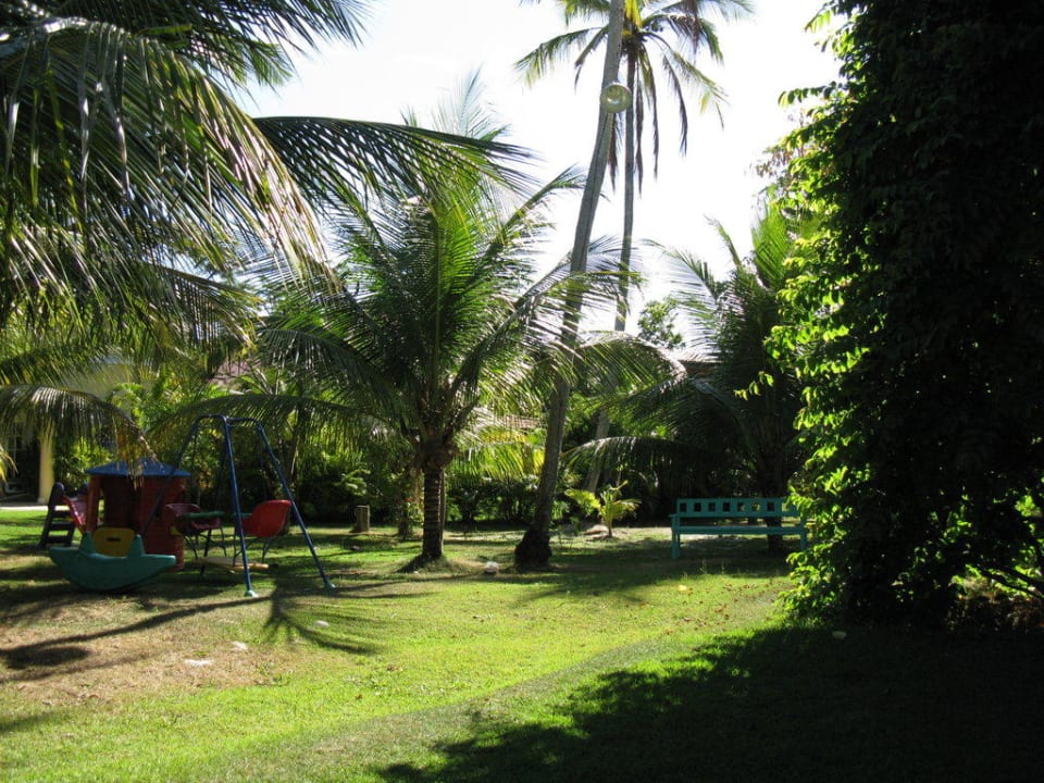 Garten mit Spielecke Hotel Porto Zarpa