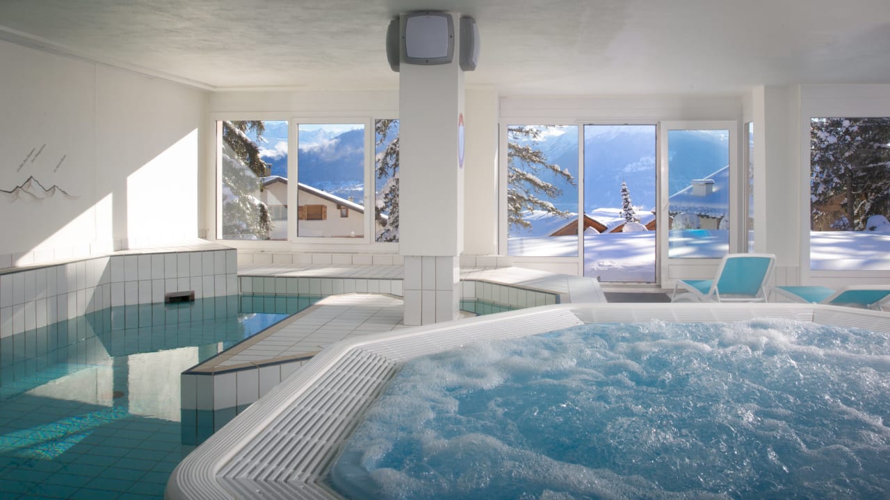 Pool Aparthotel Helvetia Intergolf