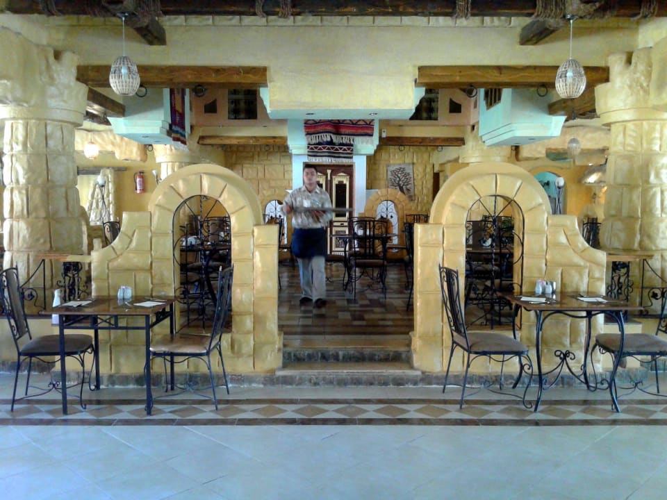 Главный ресторан Pickalbatros Alf Leila Wa Leila Resort - Neverland Hurghada