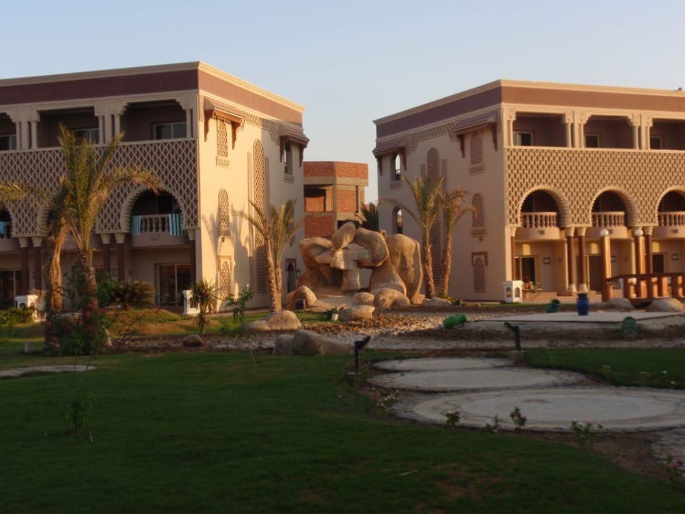 Budynki w ogrodzie Sentido Mamlouk Palace Resort