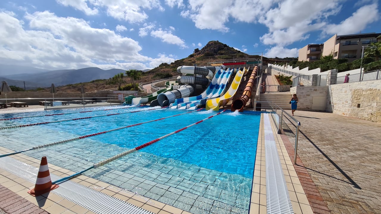 Pool Grand Hotel Holiday Resort