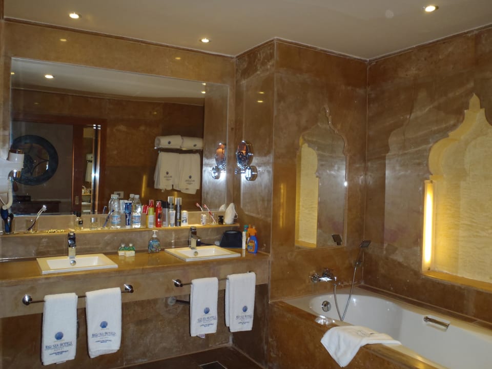Großes geräumiges Bad Grand Waterworld Makadi & Family Star Makadi