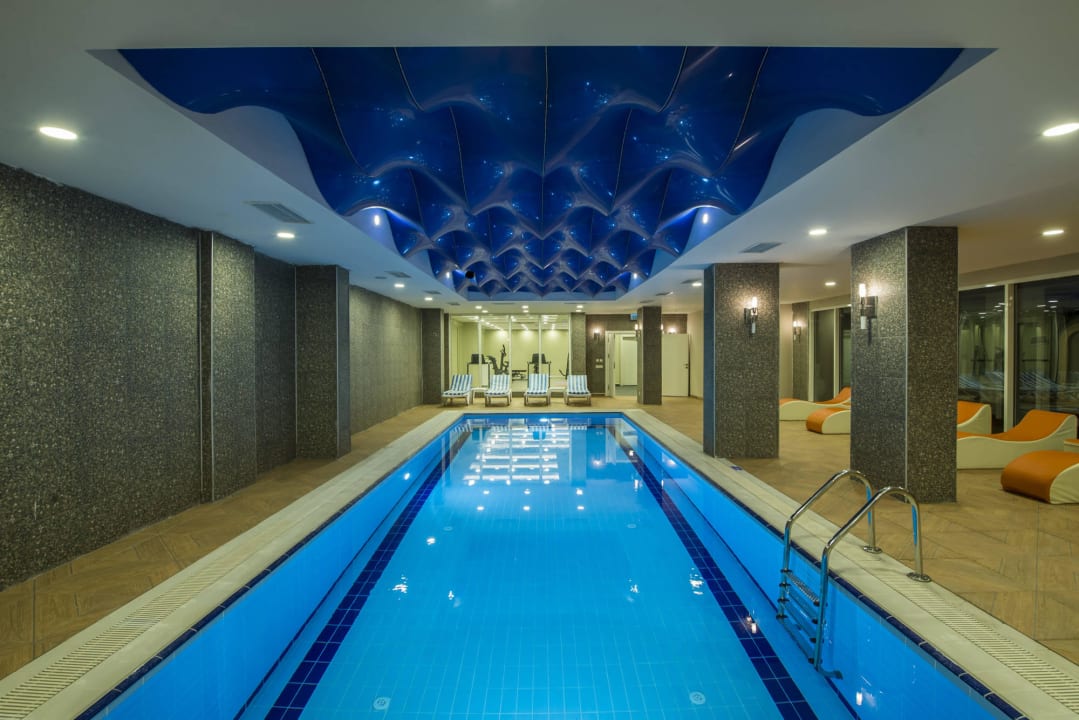 Beheizbarer Innenpool Palm World Side Resort & Spa