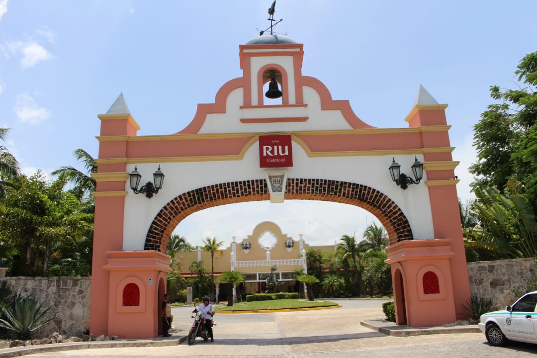 Außenansicht Hotel Riu Tequila