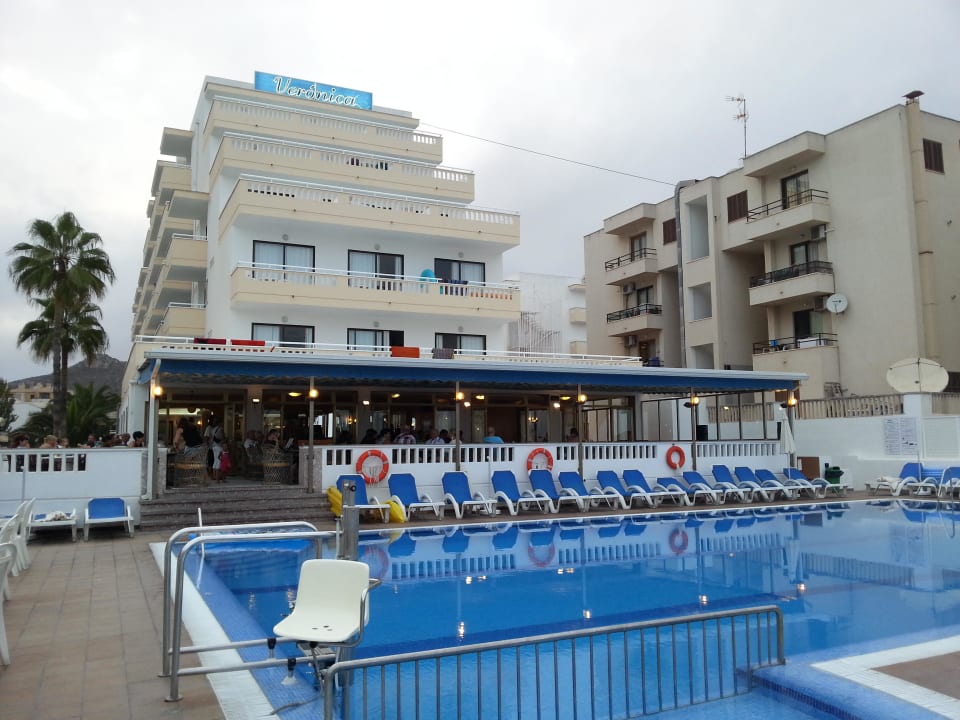 Vom Strand aus R2 Veronica Beach Hotel