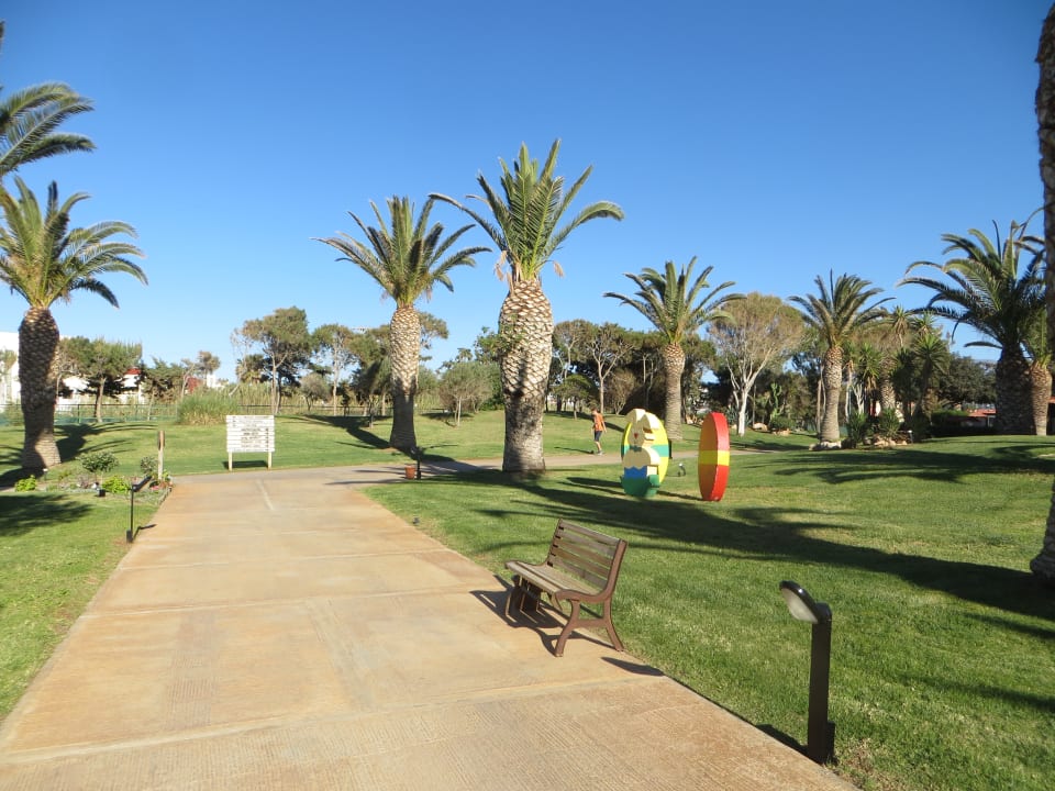 Ein Rundgang durch die Gartenanlage Anissa Beach & Village