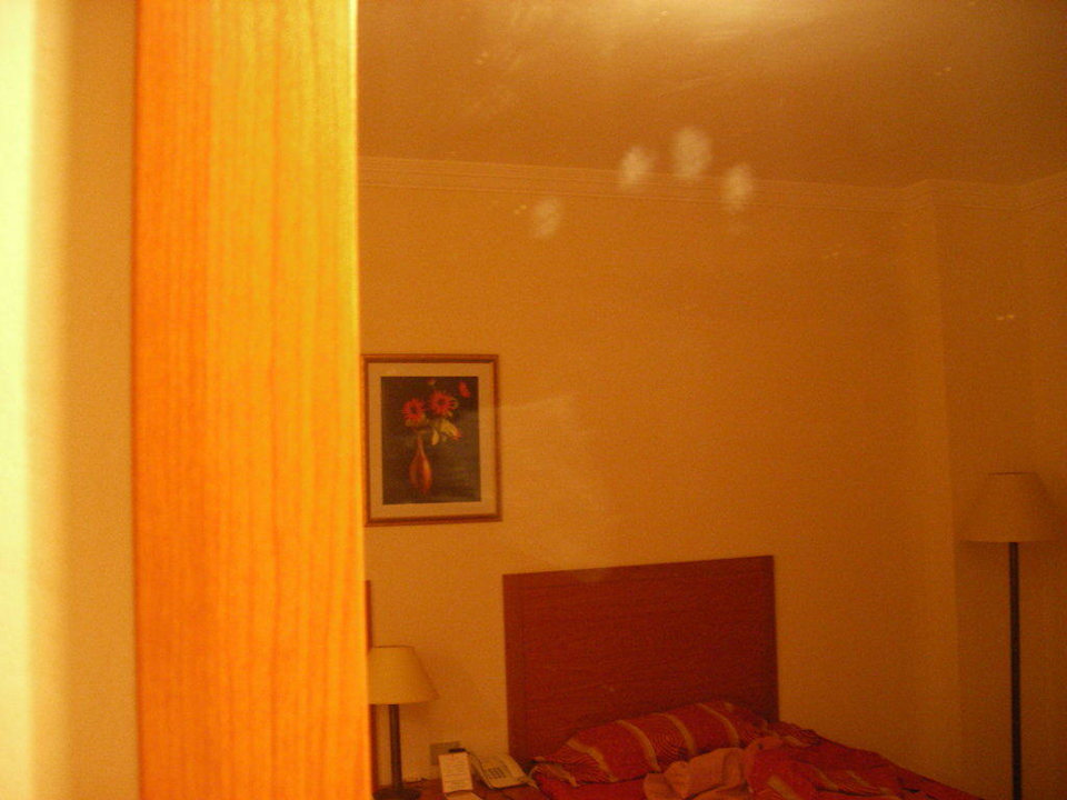 Хотя в номере и убирают, но грязно Riviera Aqua Park Resort