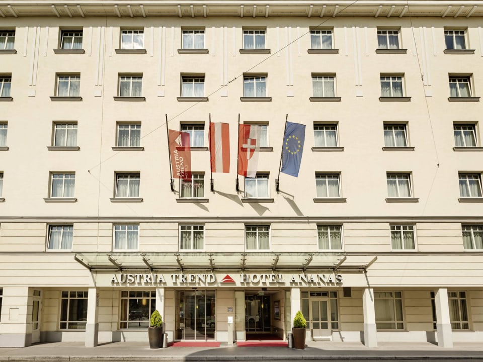 aussenansicht-austria-trend-hotel-ananas-wien-holidaycheck-wien