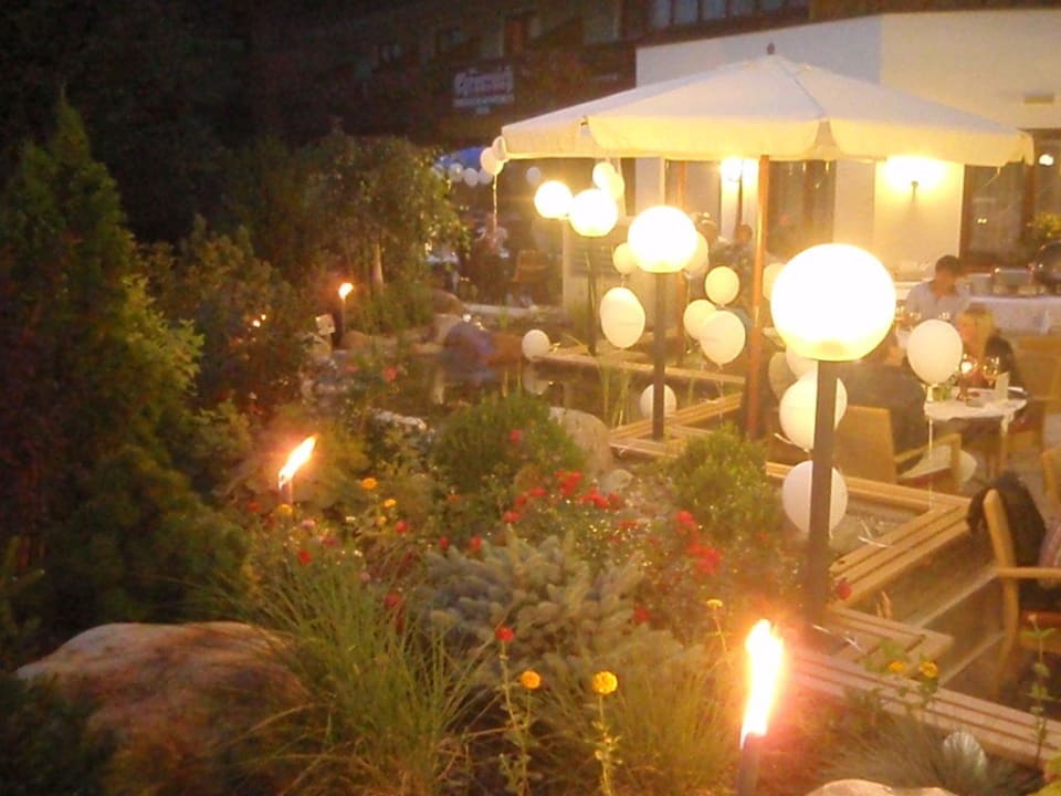 Chill&Grill by night stefan Hotel