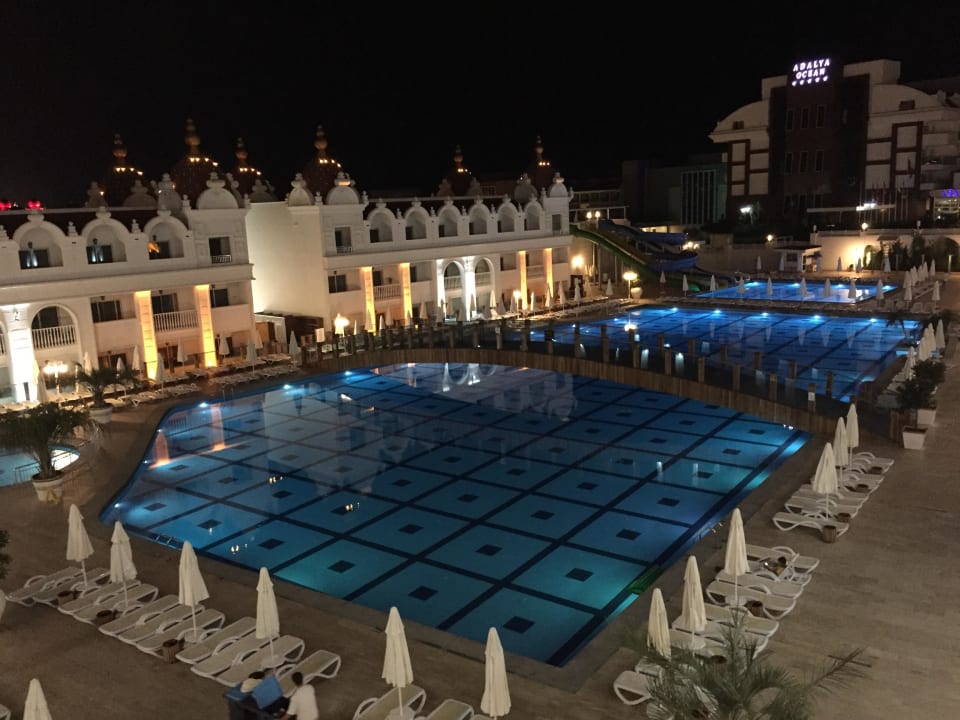 Pool Oz Hotels Side Premium