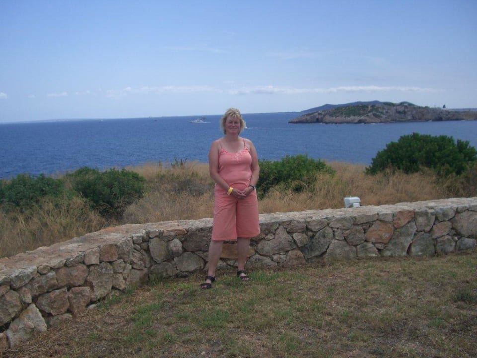 Bei dem Hotel the one Ibiza in der Gartenanlage Destino Pacha Ibiza Resort - Adults only