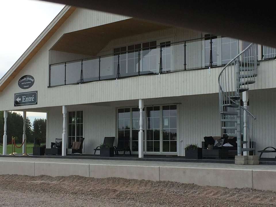 Seitenansicht des Hotels Himmelsby Gårdshotel