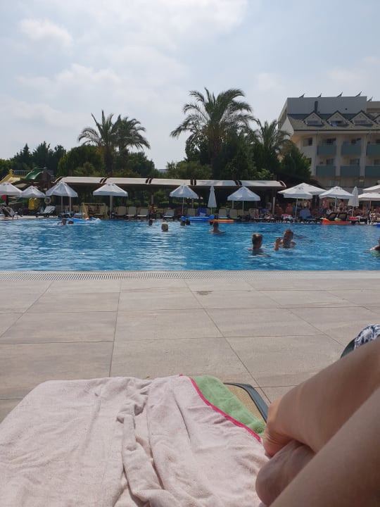 Pool Side Breeze Hotel