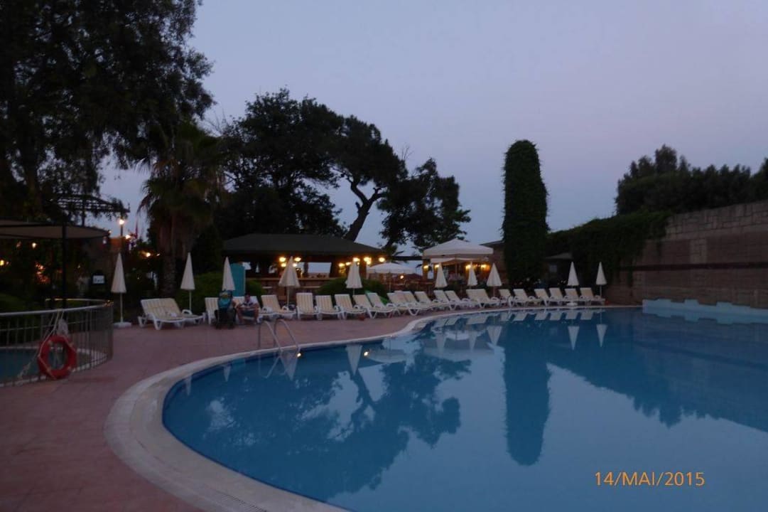 Abendstimmung am Pool Armas Gül Beach