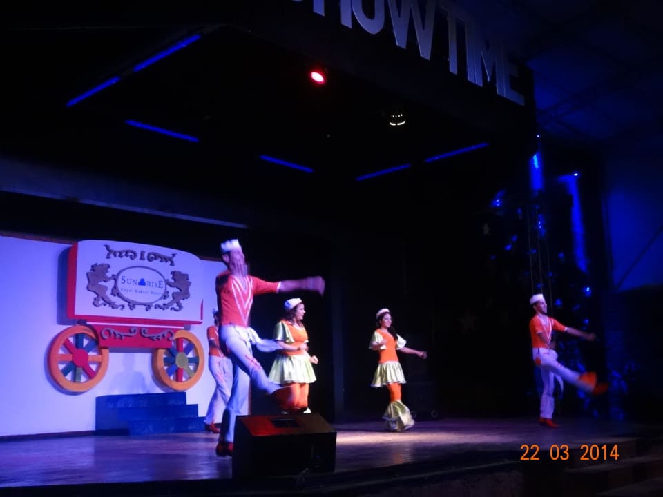 Вечернее шоу SUNRISE Royal Makadi Resort