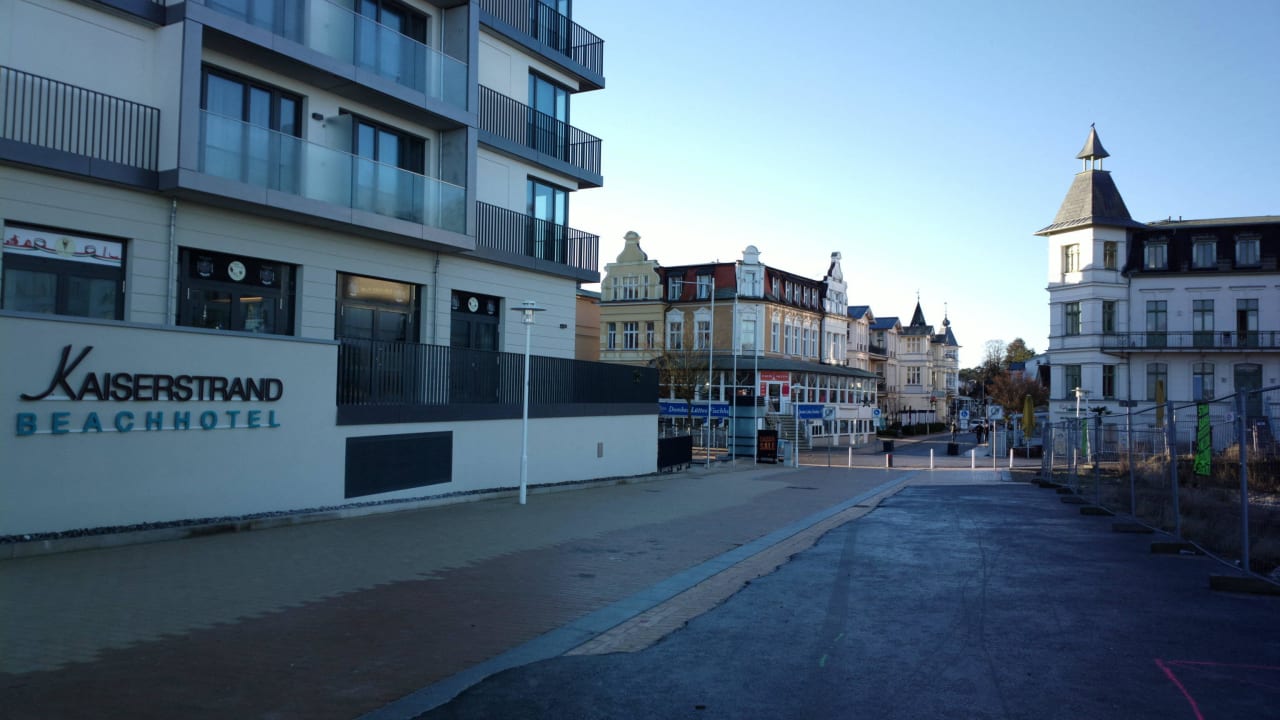 Hotel passt nicht wirklich ins Bild von Bansin... SEETELHOTEL Kaiserstrand Beachhotel