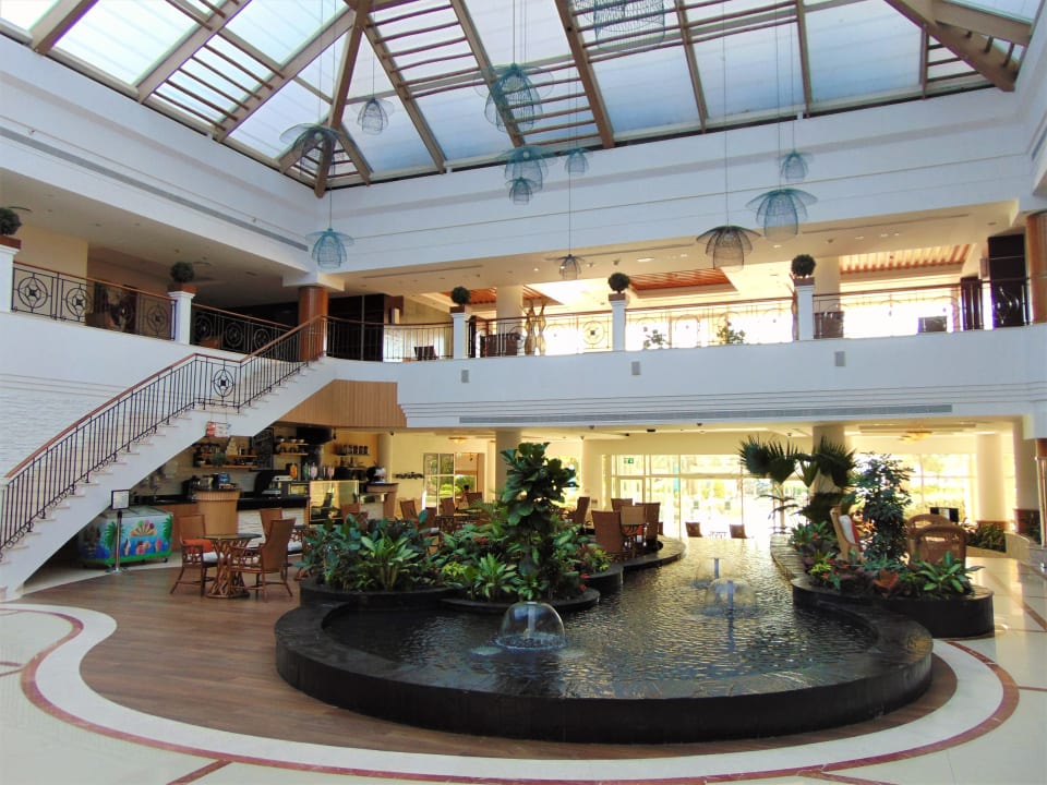 Lobby Fujairah Rotana Resort & Spa