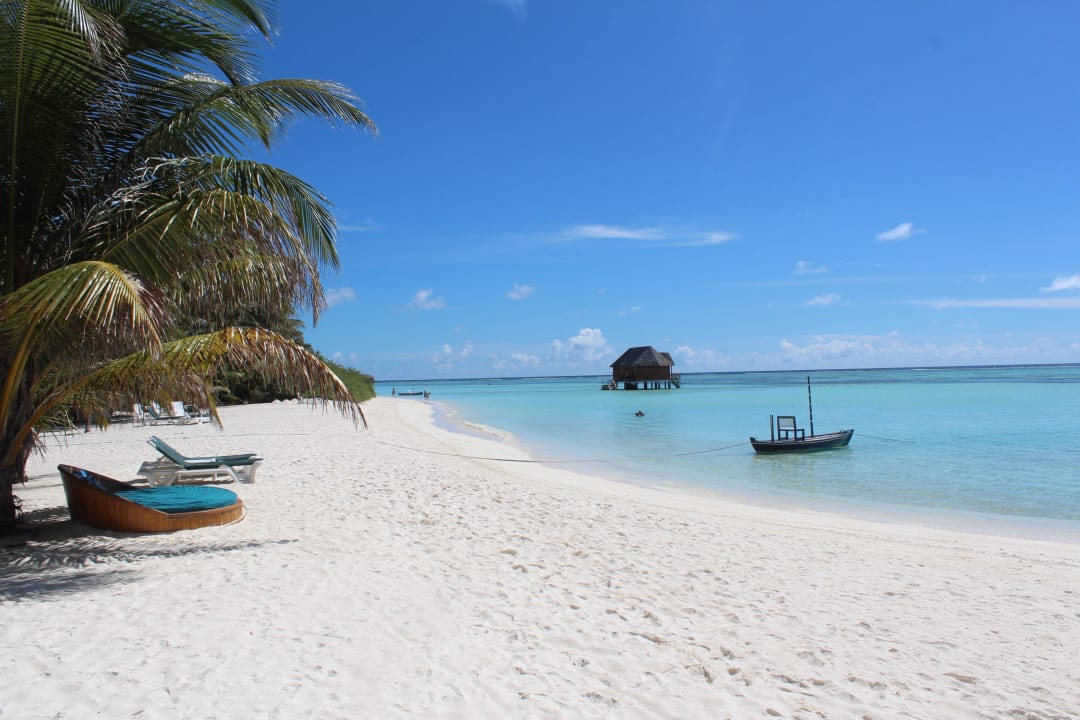 Strand vor Pavillion Pool Meeru Maldives Resort Island