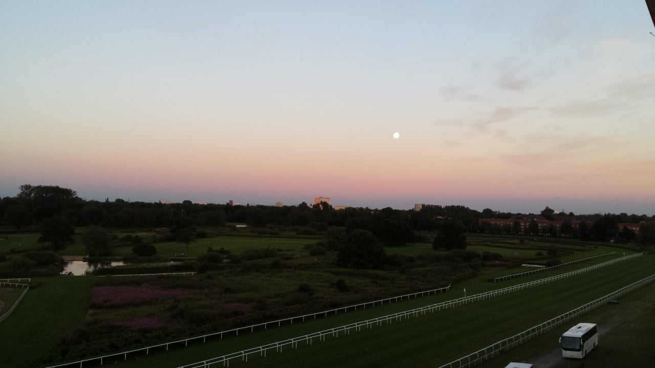 Sonnenuntergang über der Rennbahn NH Hamburg Horner Rennbahn