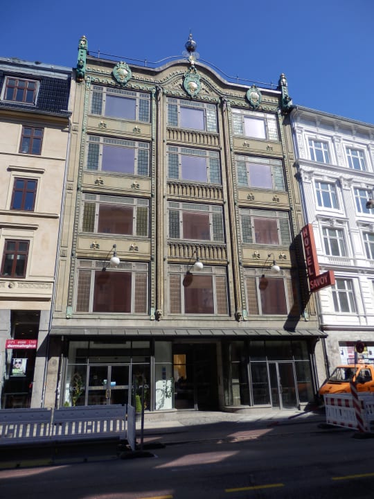 Aussen am 15.5.14 Hotel Savoy