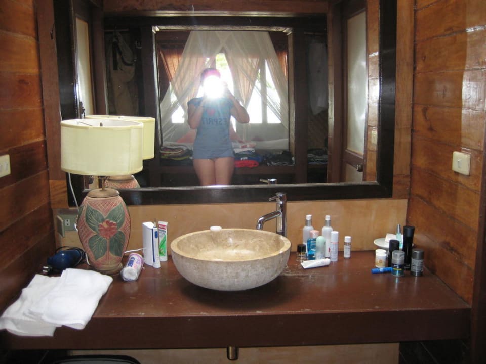 Badezimmer - tolles Waschbecken Hotel Thapwarin Resort