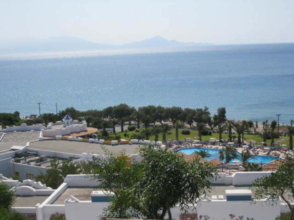 Blick vom Zimmer zum Pool Lagas Aegean Village