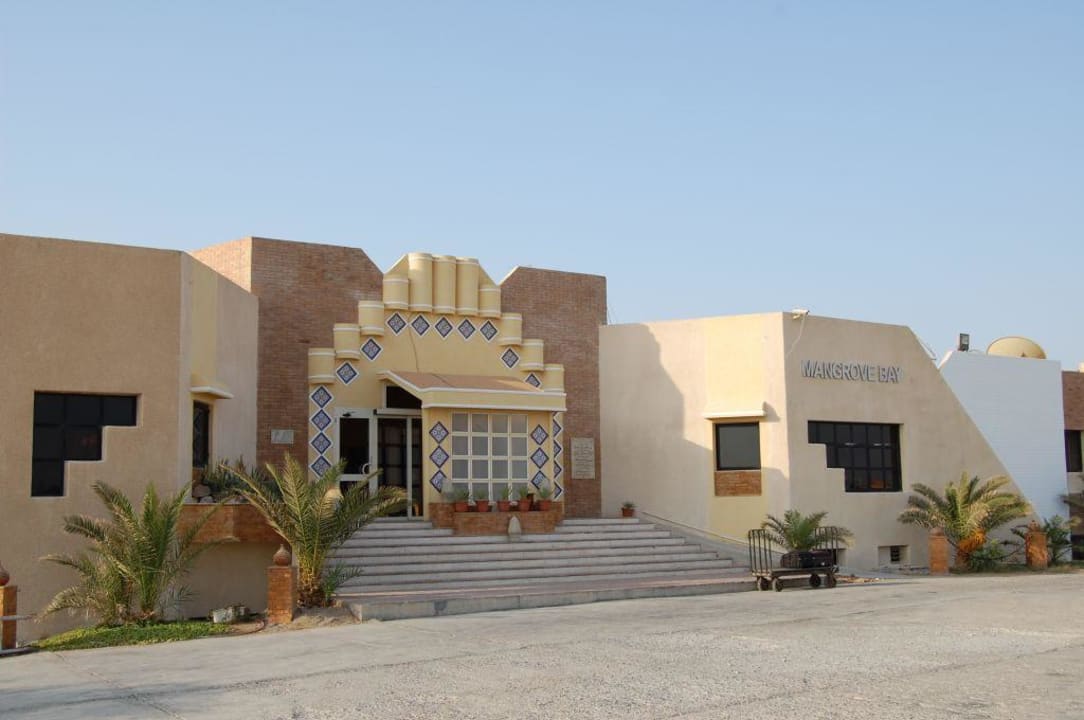 Hotel entrance Hotel Mangrove Bay Resort
