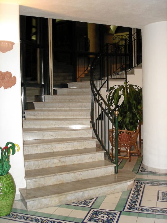 Treppe an der Lobby Hotel Paradiso Terme Resort & SPA