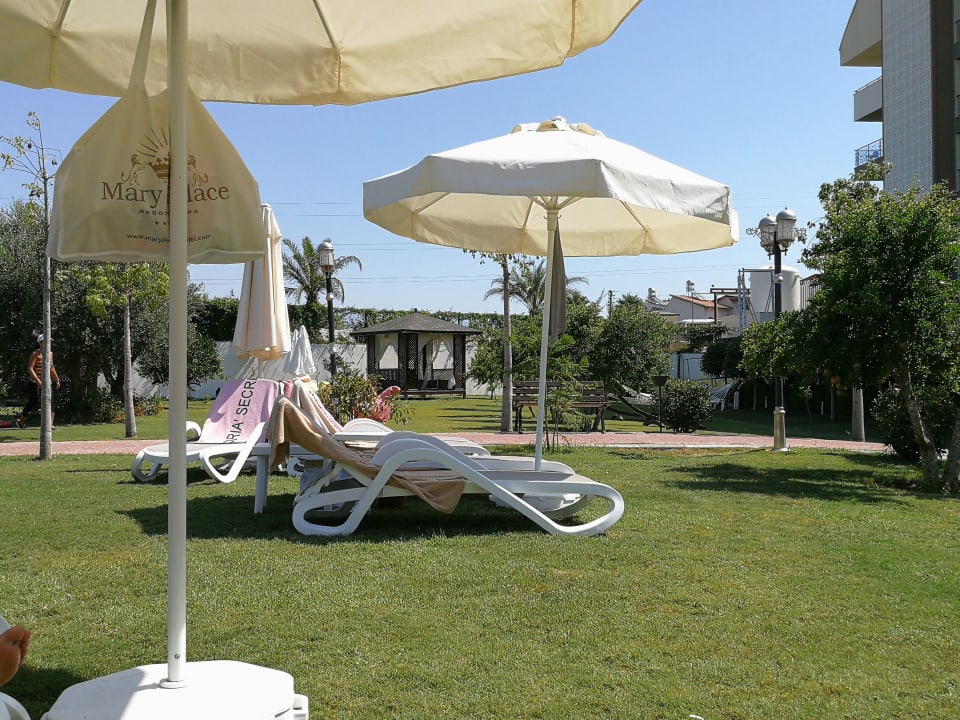 Gartenanlage Mary Hotel Side