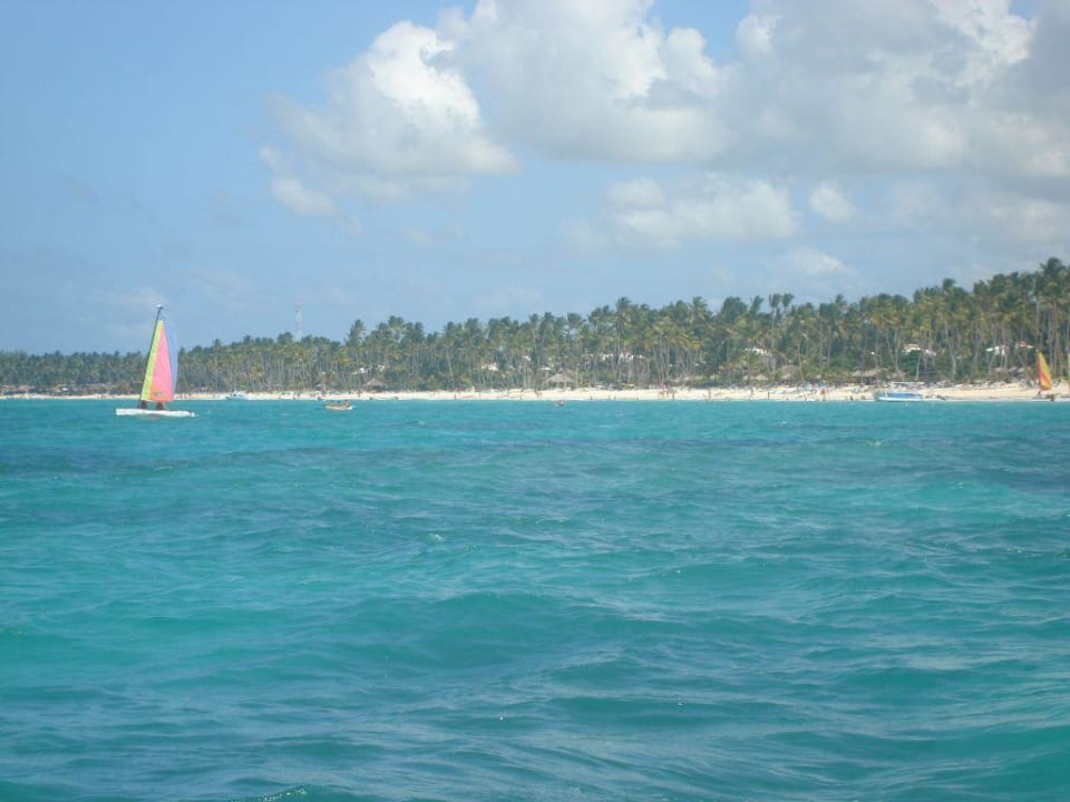 Blick vom Wasser auf Palladium Hotel Grand Palladium Palace Resort, Spa & Casino
